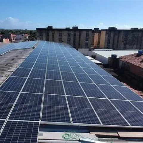Sistema fotovoltaico instalado no Galpão da Saúde em Paulista