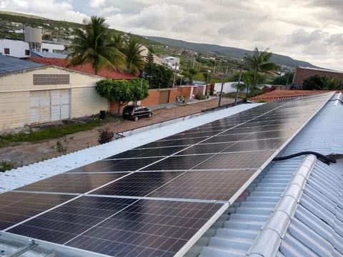 Projeto fotovoltaico residencial em Bezerros–PE.