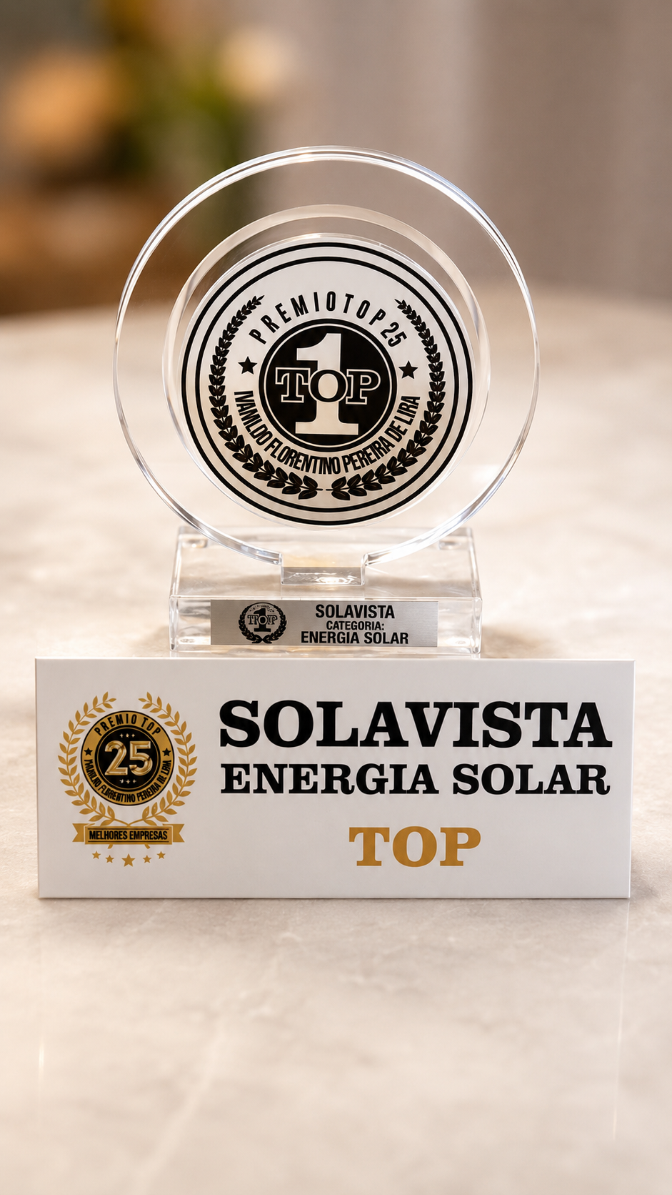 Troféu e placa do Prêmio Top 25 de Paulista conquistados pela SOLaVISTA Energia Solar